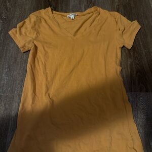 Zenana Outfitters V-Neck Short Sleeve Top in Mustard